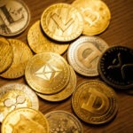البيتكوين والعملات الرقمية تحت ضغط النفط وتقلبات الأسواق
