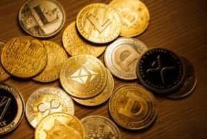 العملات الرقمية تتراجع بقوة.. لايتكوين تهبط 10% والبيتكوين دون 84 ألف دولار