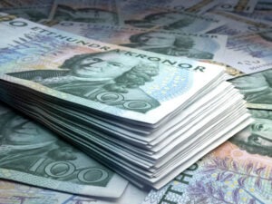 الكرونة السويدية تتراجع 7% وسط ضعف الأساسيات وارتفاع أسعار الفائدة
