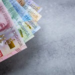 الكرونة السويدية تتراجع 7% وسط ضعف الأساسيات وارتفاع أسعار الفائدة