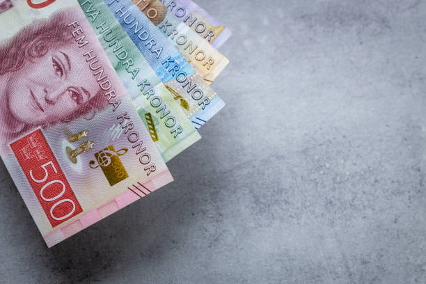 الكرونة السويدية تتراجع 7% وسط ضعف الأساسيات وارتفاع أسعار الفائدة